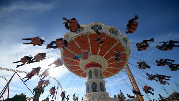 Sillas voladoras en el Parque Sochi - Sputnik Mundo