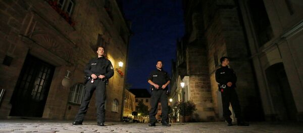 Los policías alemanes en el lugar de la explosión en Ansbach - Sputnik Mundo
