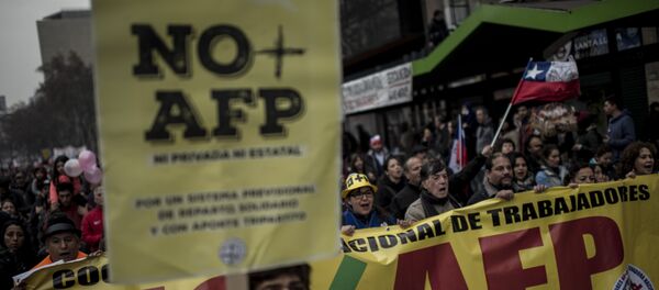Protestas en Chile contra el sistema de jubilaciones - Sputnik Mundo