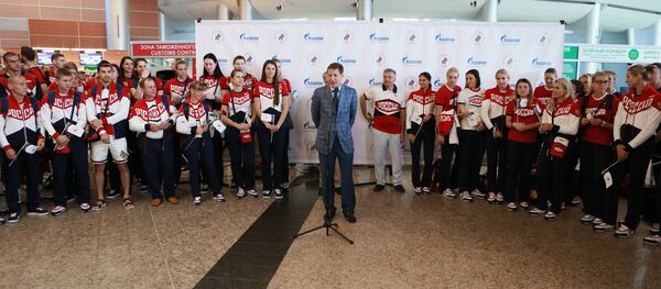 La primera delegación olímpica de Rusia parte a Río de Janeiro - Sputnik Mundo