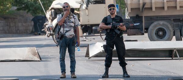 Los miembros del grupo que atacó el cuartel policial en Ereván - Sputnik Mundo