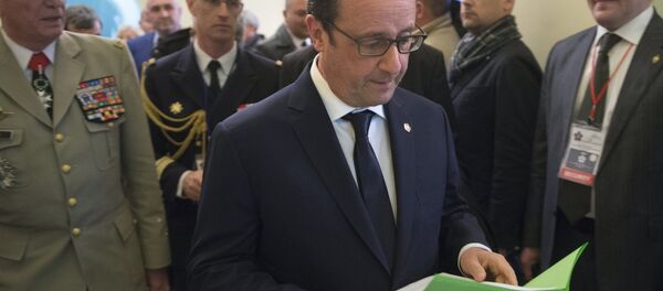 Presidente de Francia François Hollande en Ereván, 24 de abril 2015 Presidente de Francia François Hollande en Ereván, 24 de abril 2015 - Sputnik Mundo