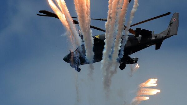 El helicóptero de combate Ka-52 'Alligator' durante la competición internacional 'Aviadarts-2016' en el campo de pruebas de las Fuerzas Aeroespaciales - Sputnik Mundo