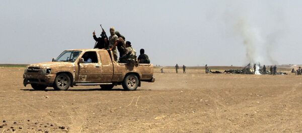 Место крушения российского вертолета Ми-8 на северо-западе Сирии Место крушения российского вертолета Ми-8 на северо-западе Сирии - Sputnik Mundo