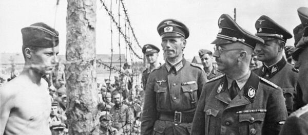 Himmler inspecciona un campo de concentración, 1941 - Sputnik Mundo