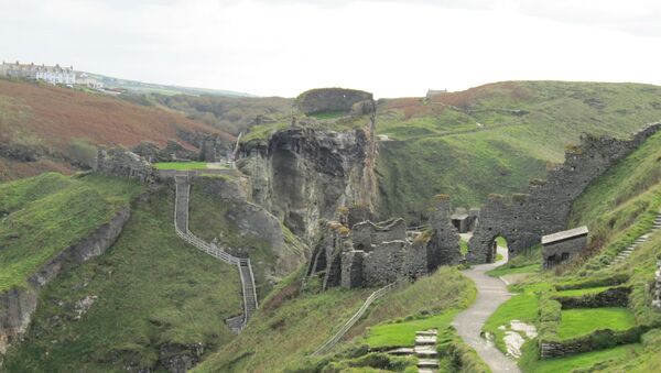 Las ruinas de un castillo en Tintagel - Sputnik Mundo