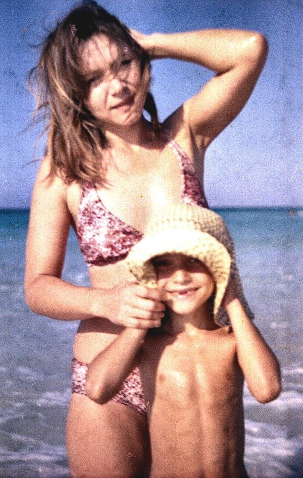 Liudmila Kondakova con su hijo Liudmila Kondakova con su hijo - Sputnik Mundo