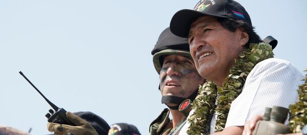 Presidente Morales participa de ejercicios militares en zona tropical de Bolivia - Sputnik Mundo