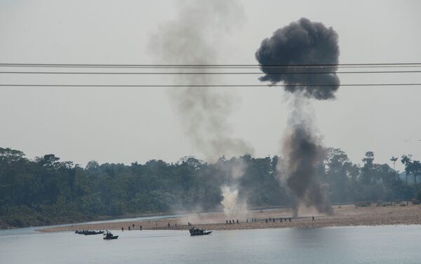 Ejercicios militares en la zona tropical del Chapare en el departamento de Cochabamba, Bolivia - Sputnik Mundo