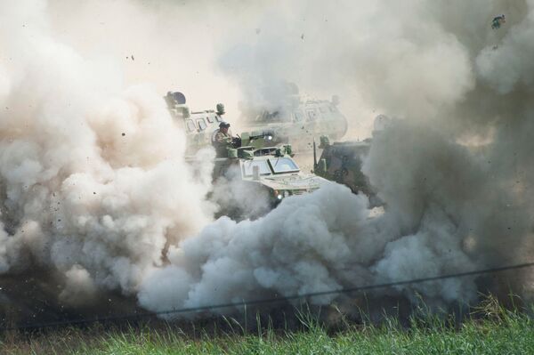 Ejercicios militares en la zona tropical del Chapare en el departamento de Cochabamba, Bolivia - Sputnik Mundo