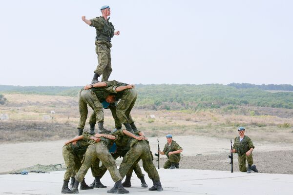 Tropas Aerotransportadas rusas participan en un concurso militar internacional - Sputnik Mundo