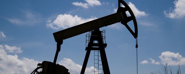 Bomba de petróleo en Rusia - Sputnik Mundo