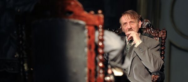 Un actor alemán interpretando el personaje de Hitler - Sputnik Mundo