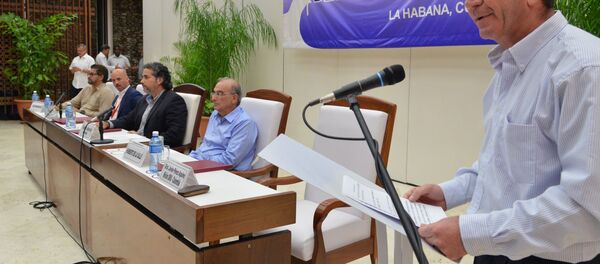 Las delegaciones de paz del Gobierno de Colombia y de las FARC Las delegaciones de paz del Gobierno de Colombia y de las FARC - Sputnik Mundo