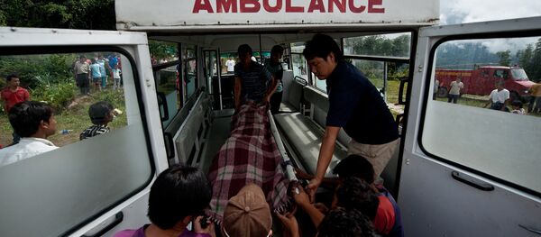 Una ambulancia de Nepal - Sputnik Mundo