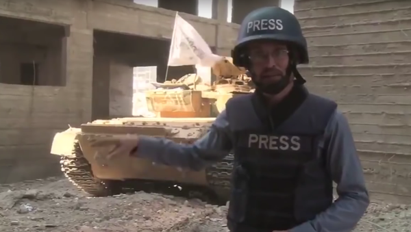 Un tanque explota en directo - Sputnik Mundo