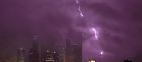 Una tormenta eléctrica en Moscú - Sputnik Mundo