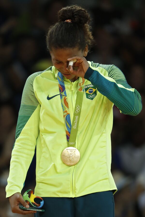 Rafaela Silva llora de emoción tras conquistar el oro olímpico en los JJOO de Río 2016 - Sputnik Mundo