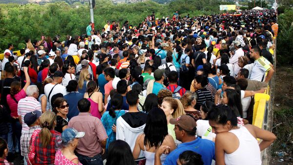 El puente Simón Bolívar en la frontera entre Venezuela y Colombia - Sputnik Mundo