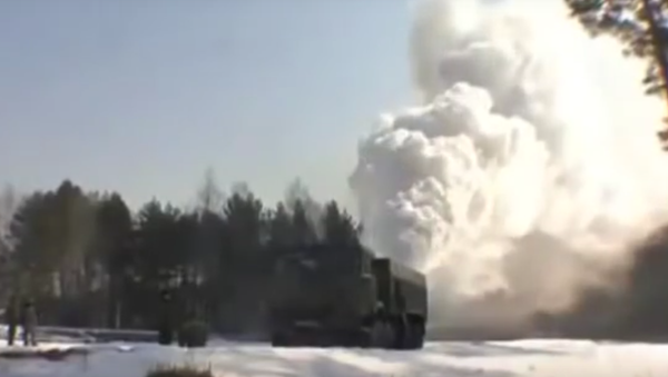 Los militares rusos ocultarán una ciudad bajo un 'manto de humo' - Sputnik Mundo