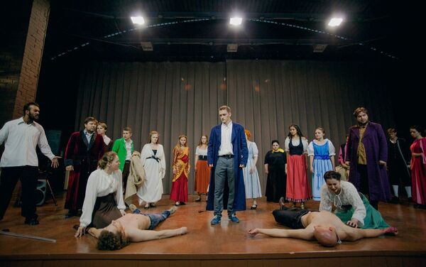 Romeo y Julieta, en los parques de Moscú - Sputnik Mundo