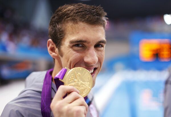 Michael Phelps, nadador estadounidense, durante los JJOO de 2012 en Londres - Sputnik Mundo