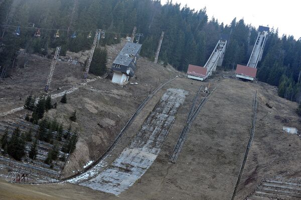 Trampolines para saltos de esquí abandonados en Sarajevo. JJOO de invierno de 1984.  - Sputnik Mundo