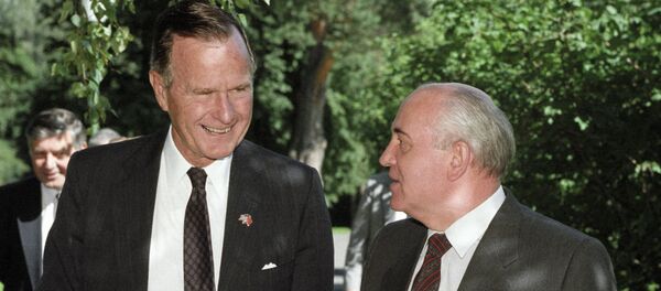 Буш и Горбачев - Sputnik Mundo
