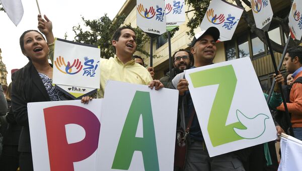 Manifestación pacífica por la paz en Bogotá - Sputnik Mundo