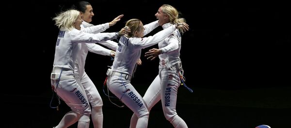 La selección femenina rusa de esgrima - Sputnik Mundo