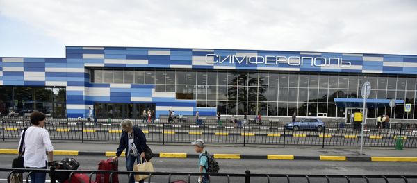 El aeropuerto de Simferópol El aeropuerto de Simferópol - Sputnik Mundo