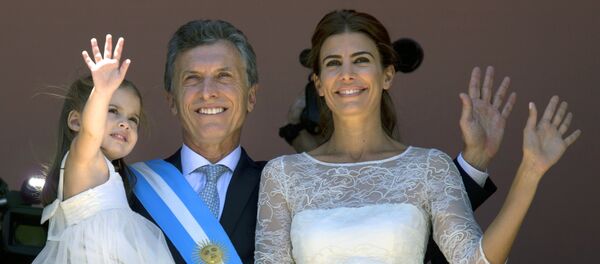 Mauricio Macri con su esposa Juliana Awada y su hija Antonia - Sputnik Mundo