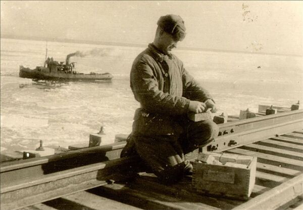 Los militares lucharon hasta el final, haciendo explotar el hielo con dinamita, aunque no había suficientes personas, ni explosivos.  - Sputnik Mundo