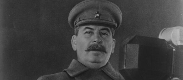 Iósif Stalin hablando a los soldados en el desfile militar soviético, noviembre de 1941 - Sputnik Mundo