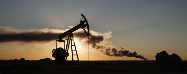 Extracción de petróleo (imagen referencial) - Sputnik Mundo