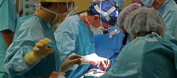 Los cirujanos rusos - Sputnik Mundo