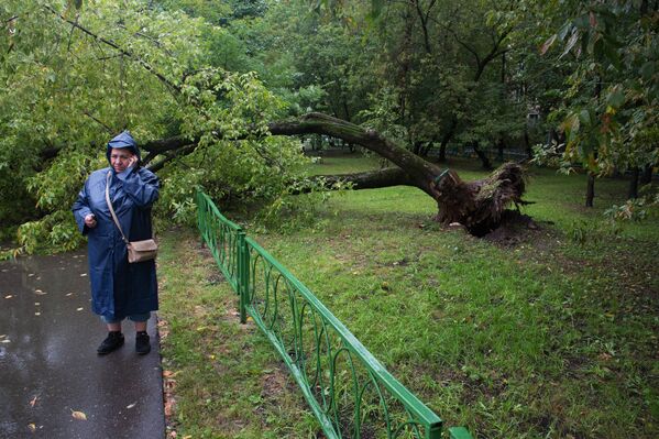 Las imágenes más espectaculares del 'diluvio' en Moscú Las imágenes más espectaculares del 'diluvio' en Moscú - Sputnik Mundo