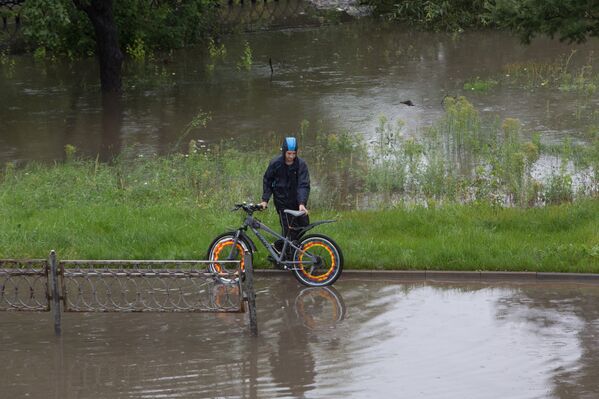 Las imágenes más espectaculares del 'diluvio' en Moscú Las imágenes más espectaculares del 'diluvio' en Moscú - Sputnik Mundo