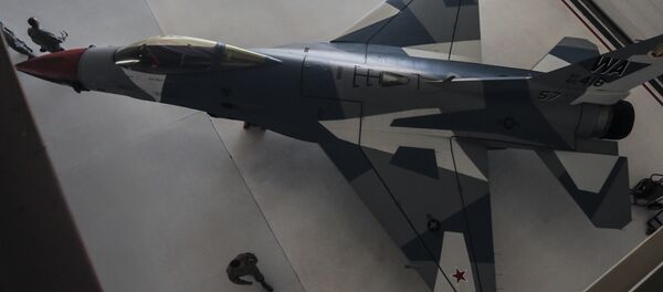 F-16-Jets mit Su-35-Camouflage - Sputnik Mundo