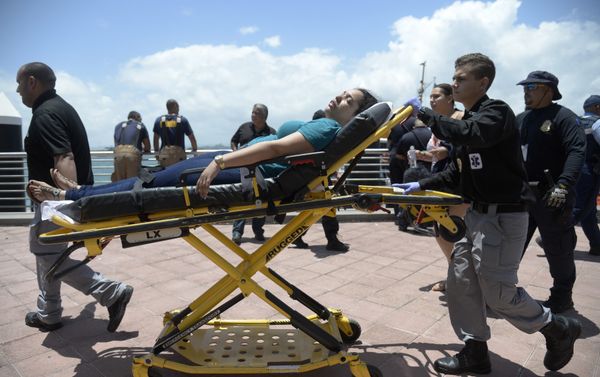 Evacuación del ferry 'Caribbean Fantasy' incendiado - Sputnik Mundo