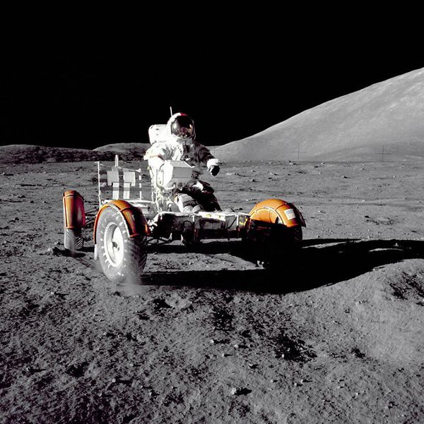 Los diversos 'looks' de la Luna, en imágenes - Sputnik Mundo