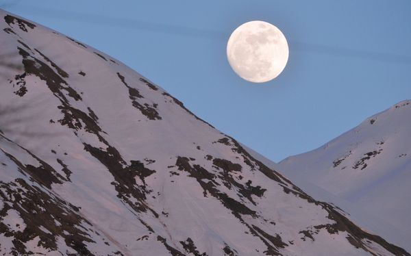 Los diversos 'looks' de la Luna, en imágenes - Sputnik Mundo