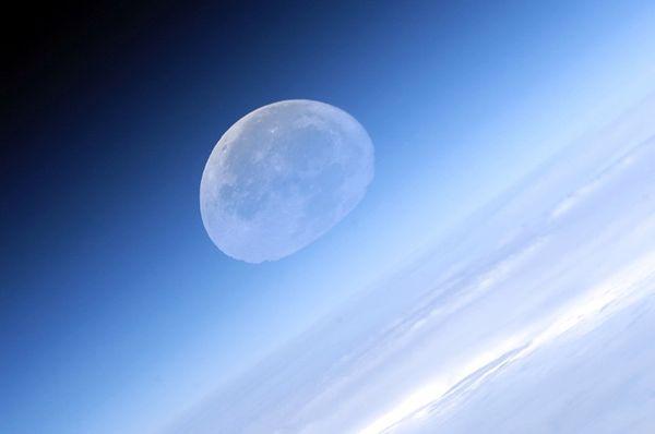 Los diversos 'looks' de la Luna, en imágenes - Sputnik Mundo