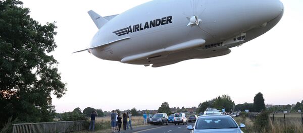 El primer vuelo de la aeronave más grande del mundo El primer vuelo de la aeronave más grande del mundo - Sputnik Mundo