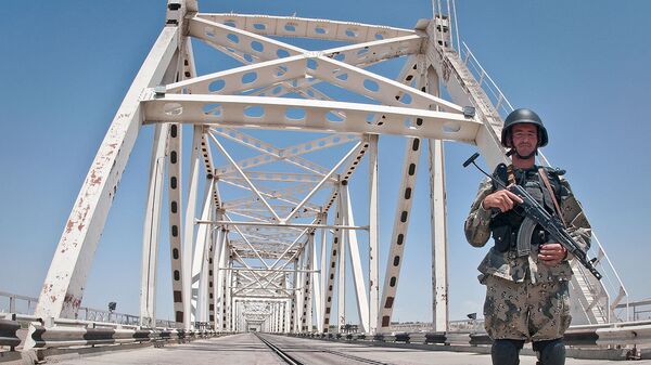 El puente de la amistad entre Afganistán y Uzbekistán - Sputnik Mundo