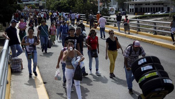 El puente Simón Bolívar en la frontera entre Venezuela y Colombia - Sputnik Mundo