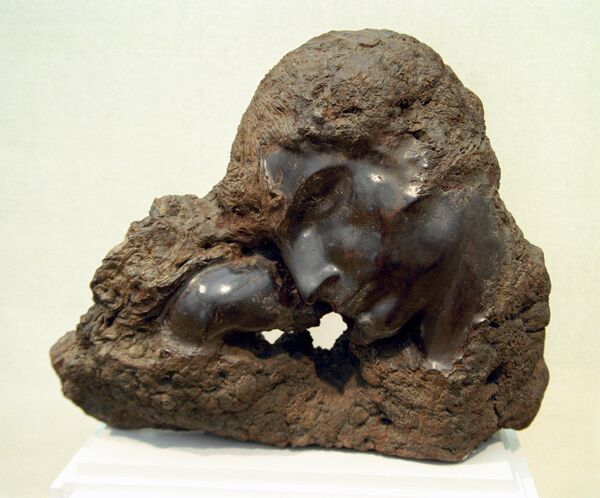 Escultura Retrato de un hombre, Stepán Erzia - Sputnik Mundo