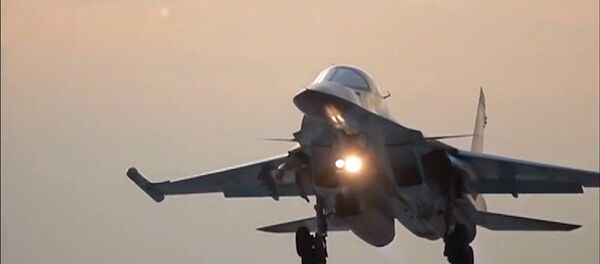 Un Su-34 ruso en la base iraní de Hamadán - Sputnik Mundo