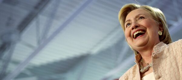 U.S. Democratic presidential nominee Hillary Clinton holds a rally at John Marshall High School in Cleveland, Ohio - Sputnik Mundo