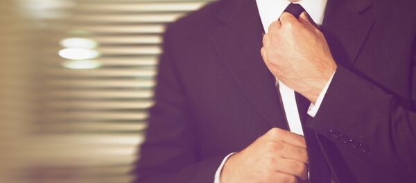 Traje Traje - Sputnik Mundo